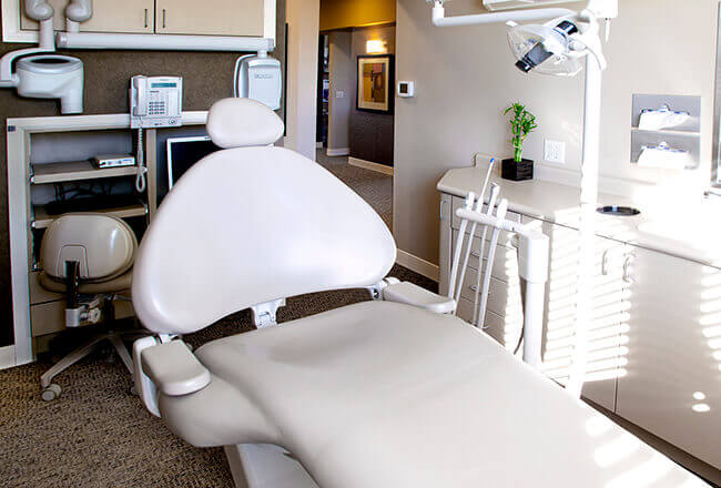 Comfortable dental patient treatment chair